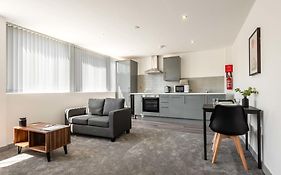 Lovely 1 Bedroom Apartment In Yeadon